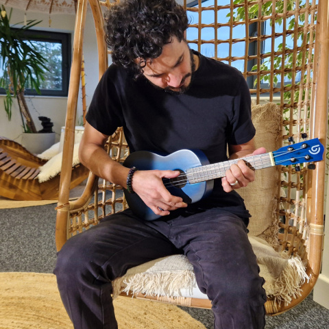 Rzemieślniczo Wykonane Ukulele sopranowe - kolor Czerwony Opalany